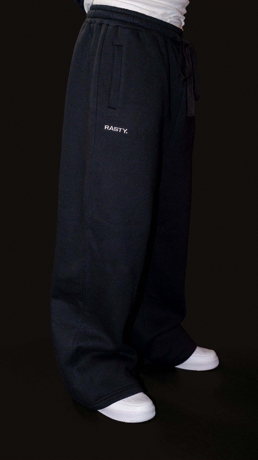 BLACK JOGGERS
